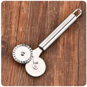 Coupe-pizza en plastique pliable à double rouleau, coupe-pâtes, roue à pizza ronde à dentelle, outils de cuisine antidérapants - Product Image 3