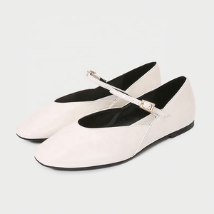 Zapatos de Mujer con Hebilla y Correa, Tacón Plano, Estilo Mary Jane, Color Rojo, Primavera 2026 - Product Image 3