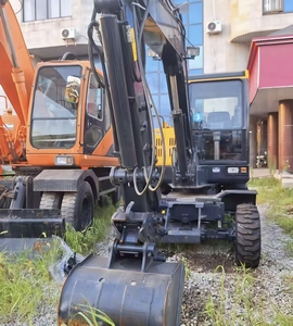 Excavatrice haut de gamme chinoise HW60 légère et stable, optimisée pour les travaux de réparation routière et les projets en lieux étroits - Product Image 1