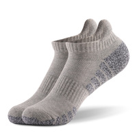 Haut de gamme personnalisé tricot blanc coton naturel épais éponge poignée courte cheville quart Performance formateur Sport chaussettes de course pour les femmes