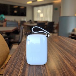 Batterie externe portable haute capacité 10000 mAh 22,5 W avec câble de charge, nouveau chargeur mobile multifonction pour extérieur, grand format portable - Product Image 6