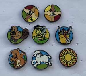Épingles en émail de classe club d'aventuriers, imitation antique en métal, fonte en aluminium inoxydable et laiton, émail dur pour la prière et l'anniversaire - Product Image 1
