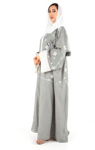 Vestido de Lujo para Mujer, Color Gris, con Bordado Floral Delicado, Abaya Islámica Premium para Eid y Invitadas a Bodas - Product Image 3