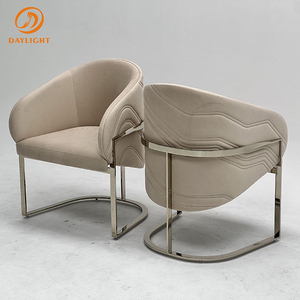 Sedia da Pranzo di Alta Qualità con <span class=keywords><strong>Gambe</strong></span> in Metallo, Moderna e Lussuosa, in Velluto Trapuntato Bianco o Pelle - Product Image 3