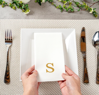 Serviette de table en papier blanc effet lin, serviette d'invité avec logo personnalisé en lettres dorées, serviette Airlaid 1 pli style sac, décorations de table