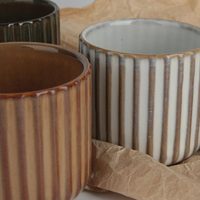 Nouvelle tasse à thé en céramique artisanale de style japonais à rayures verticales, petite tasse à thé asiatique, tasses à café sans poignée