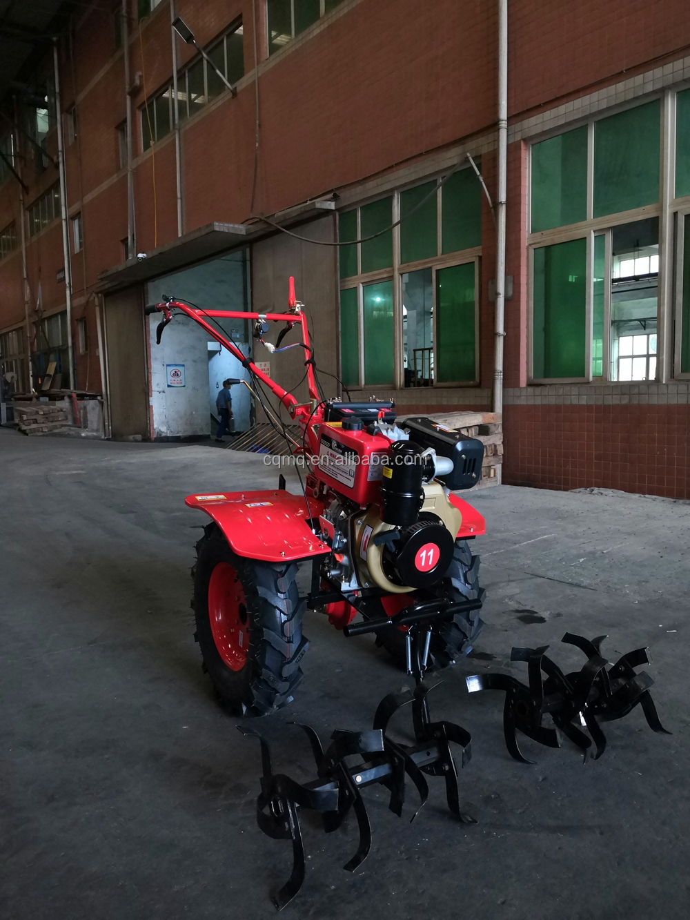 9hp 柴油旋耕机与电动启动耕作机