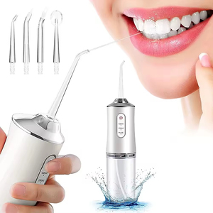 Hydrocureur buccal portable de haute qualité, <span class=keywords><strong>nettoyage</strong></span> <span class=keywords><strong>des</strong></span> <span class=keywords><strong>dents</strong></span>, <span class=keywords><strong>jet</strong></span> <span class=keywords><strong>d</strong></span>'<span class=keywords><strong>eau</strong></span> dentaire, outils, brosse à <span class=keywords><strong>eau</strong></span> rechargeable <span class=keywords><strong>par</strong></span> USB avec 4 buses - Product Image 1