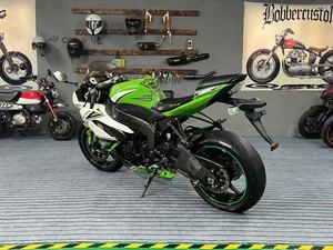 Motocicleta <span class=keywords><strong>Kawasaki</strong></span> Ninja ZX6R 636cc con Motor Refrigerado por Agua, 129HP, Supersport, con Electrónica Avanzada para Pilotos Experimentados, Motocicletas Usadas - Product Image 4