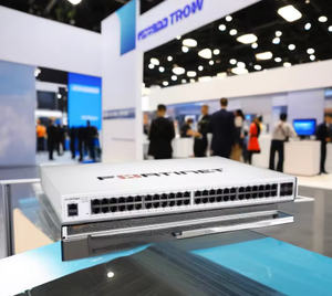 En stock FS-124F-FPOE Expédition rapide pour commutateur réseau POE <span class=keywords><strong>Tinet</strong></span> 24 ports - Product Image 3