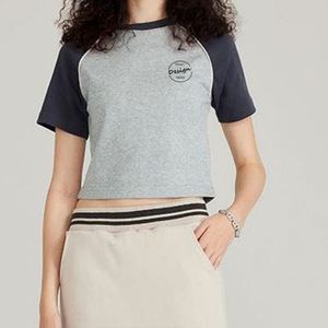 เสื้อยืดผ้าฝ้ายแขนสั้นสำหรับผู้หญิงเสื้อครอปสองสีแบบลำลองสำหรับฤดูร้อนพิมพ์ลายหน้าจอสีบล็อก - Product Image 5