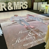 Autocollants décoratifs amovibles en PVC pour piste de danse de mariage, imprimés, écologiques, imperméables, personnalisables avec nom et date, pour la vente en gros