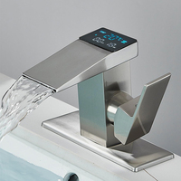 Robinet mitigeur de lavabo cascade à affichage numérique LED Robinet de lavabo noir pour salle de bain d'hôtel