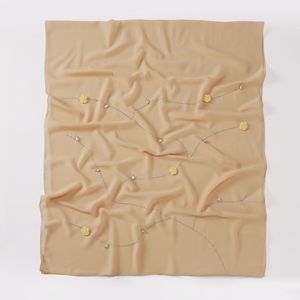 Nouvelle perle <span class=keywords><strong>en</strong></span> <span class=keywords><strong>mousseline</strong></span> <span class=keywords><strong>de</strong></span> <span class=keywords><strong>soie</strong></span> étole petite fleur tricotée Design Turbans musulman Hijabs écharpe couleur unie diamants châles léger Foulard - Product Image 6