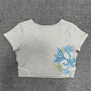 T-shirt en coton imprimé tendance OEM pour femme, coupe courte, manches courtes, en jersey French Terry, sublimation délavée, léger - Product Image 3