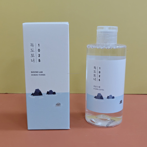 Tónico Exfoliante Suave Coreano Dokdo con Pantenol y Alantoína, Calma el Enrojecimiento, Hidrata la Piel - Product Image 1