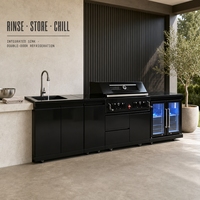 Îlot de cuisine extérieur avec barbecue au charbon de bois, réfrigérateur extérieur, évier et armoire en acier inoxydable noir, barbecue modulaire