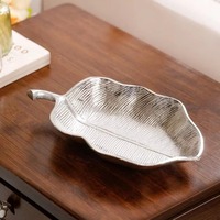 Plateau de service en aluminium doré martelé de luxe pour la décoration de la maison - Plateau rond en métal pour servir du café, du thé, des collations, des fruits - Vente en gros