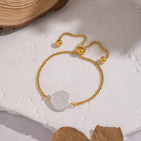 Bracelet de perles variées glamour, gamme de modèles, chaîne fine en acier inoxydable doré, perles d'eau douce, accessoire de poignet élégant