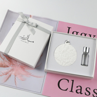 Cadeau personnalisé de luxe fait à la main en céramique aromathérapie suspendu porcelaine fleur voiture désodorisant parfum diffuseur d'huiles essentielles