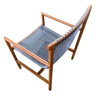Chaise de salle à manger avec cadre en bois et assise et dossier tissés pour café, restaurant, hôtel, support personnalisé