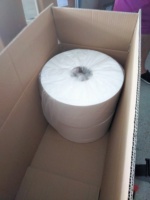 Rouleau compostable rouleau de matériau de filtre à thé en fibre de maïs pour machine d'emballage automatique qui peut faire un sac triangle et un sac carré