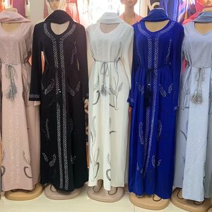<span class=keywords><strong>ชุด</strong></span>เดรสสตรีแบบสบายๆ แขนยาว คอวี ประดับคริสตัล ลายวาดมือ <span class=keywords><strong>ผ้า</strong></span>ฝ้ายระบายอากาศ ป้องกันไฟฟ้าสถิตย์ สไตล์มุสลิม อบายะ <span class=keywords><strong>ราคา</strong></span>ถูก มีสินค้าในสต็อก - Product Image 1