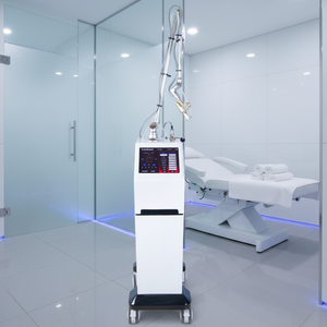 Máquina Láser de CO2 Portátil para Eliminación Permanente de Estrías, Cuidado Corporal y Abdominal, Reparación de Hinchazón, Reafirmación y Curación de Grietas en la Piel - Product Image 1