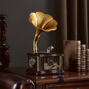 Mini gramophone style vintage avec haut-parleur Bluetooth, base en bois et cornet rotatif pour la décoration de bureau à domicile, lecteur audio sans fil - Product Image 3