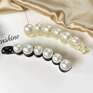 Barrette à cheveux en forme de banane pour femme Pince à cheveux en perles Pince à cheveux queue de cheval avec design unique en forme de banane - Product Image 2