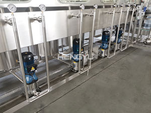 Macchina di Riempimento Acqua ad Alta Efficienza 450bph per Bottiglie da 5 Galloni, Attrezzatura Automatica 3-in-1 per Impianti di Imbottigliamento - Product Image 4