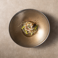 Restaurant mexicain fantaisie porcelaine Platon plats noir avec des points d'or vaisselle vaisselle plats de fruits de mer triangle assiette en céramique