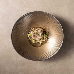 Restaurant mexicain fantaisie porcelaine Platon plats noir avec des points d'or vaisselle vaisselle plats de fruits de mer triangle assiette en céramique - Product Image 2