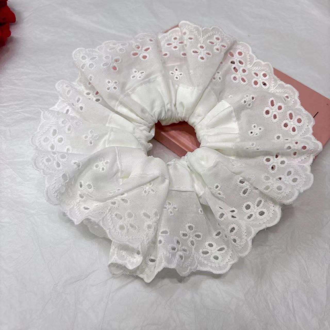 Bordure en dentelle à quatre trous - double épaisseur blanche