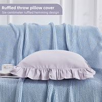 Housse de coussin en satin à volants romantiques, douce et soyeuse, pour la décoration de salon d'appartement