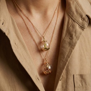 Nuova Collana con Ciondolo Sferico dei 12 Segni Zodiacali in Rame Placcato Oro 18k, Design Elegante e Raffinato - Product Image 2