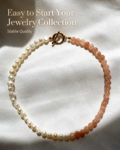 Collier ras du cou personnalisé à faible MOQ, en acier inoxydable plaqué or, avec perles baroques d'eau douce et pierres naturelles délicates, pour marque de boutique - Product Image 3