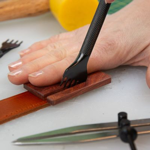 Gran oferta, tabla extraíble de hierro para pinchar madera, extractor de hierro para pinchar cuero, tabla extraíble para pinchar cincel de hierro, herramienta auxiliar de punzonado - Product Image 2