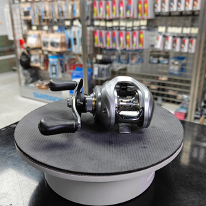 Nouveau moulinet baitcasting DAIWA 26 AIRD <span class=keywords><strong>80</strong></span> en promotion - Ultra léger, freinage puissant, prêt pour la pêche en eau salée et la pêche à la ligne. - Product Image 6