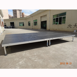 Plateforme de scène mobile en aluminium et bois pour l'extérieur, avec montage facile et surface antidérapante pour spectacles en plein air - Product Image 3
