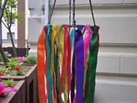 Campana de aluminio con acabado satinado de calidad de exportación para patios y jardines, disponible a un precio asequible desde India.