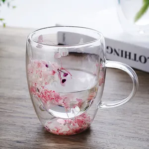 नए डिज़ाइन का हस्तनिर्मित उच्च बोरोसिलिकेट रचनात्मक सूखा फूल डबल वॉल ग्लास मग कप
