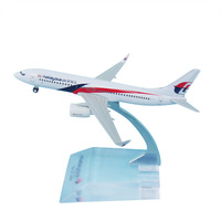 Maquette en métal de l'avion B737-800 de Malaysia Airlines, échelle 1:400, 9 cm, modèle d'avion moulé sous pression avec impression sérigraphiée, cadeau d'affaires