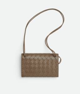 Bolso Bottega BV Andiamo con correa, en piel nappa Intrecciato, con cierre de nudo distintivo y correa deslizante Veneta - Product Image 4