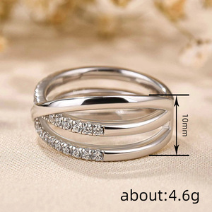 Anello a Tre Strati con Design a Linee Incrociate, Stile Minimalista per Donne - Product Image 5