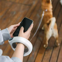 Laisse pour chien classique et confortable en cuir rétractable avec anneau lumineux LED, motif écossais, pour races moyennes, mains libres, réglable