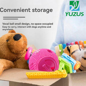 Dayanıklı Sürdürülebilir İçi Boş Ayak İzi Şeklinde Hafif Top Evcil Hayvan Oyuncağı Elastik Isırmaya Dayanıklı Vinil Malzeme Benzersiz Tasarım - Product Image 3