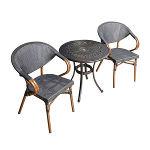 Ensemble de jardin moderne en aluminium moulé, table et chaises 2 places pour extérieur, résistant à l'eau, pour cour et balcon - Product Image 1