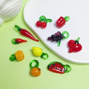 100 Breloques en Verre Fruits et Légumes (Cerise, <span class=keywords><strong>Fraise</strong></span>) pour la Fabrication de Bijoux DIY, Boucles d'Oreilles, Porte-clés, Stylos et Accessoires Vintage - Product Image 1