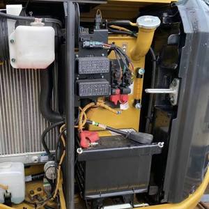 Mini-excavatrice d'occasion de haute qualité Cat303c 3t 2023 avec moteur, boîte de vitesses, pompe, roulement, PLC et moteur pour inspection vidéo et rapport - Product Image 6